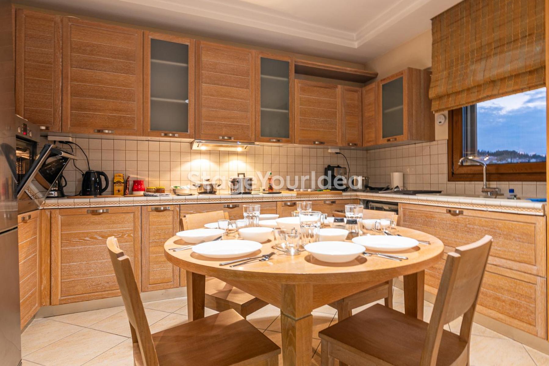 Luxury Appartment, Only 7 Minutes From Thessaloniki Airport And 15 Minutes From City Center ,For 8-23 People Also For Gatherings And Parties Neon Rysion Exteriör bild