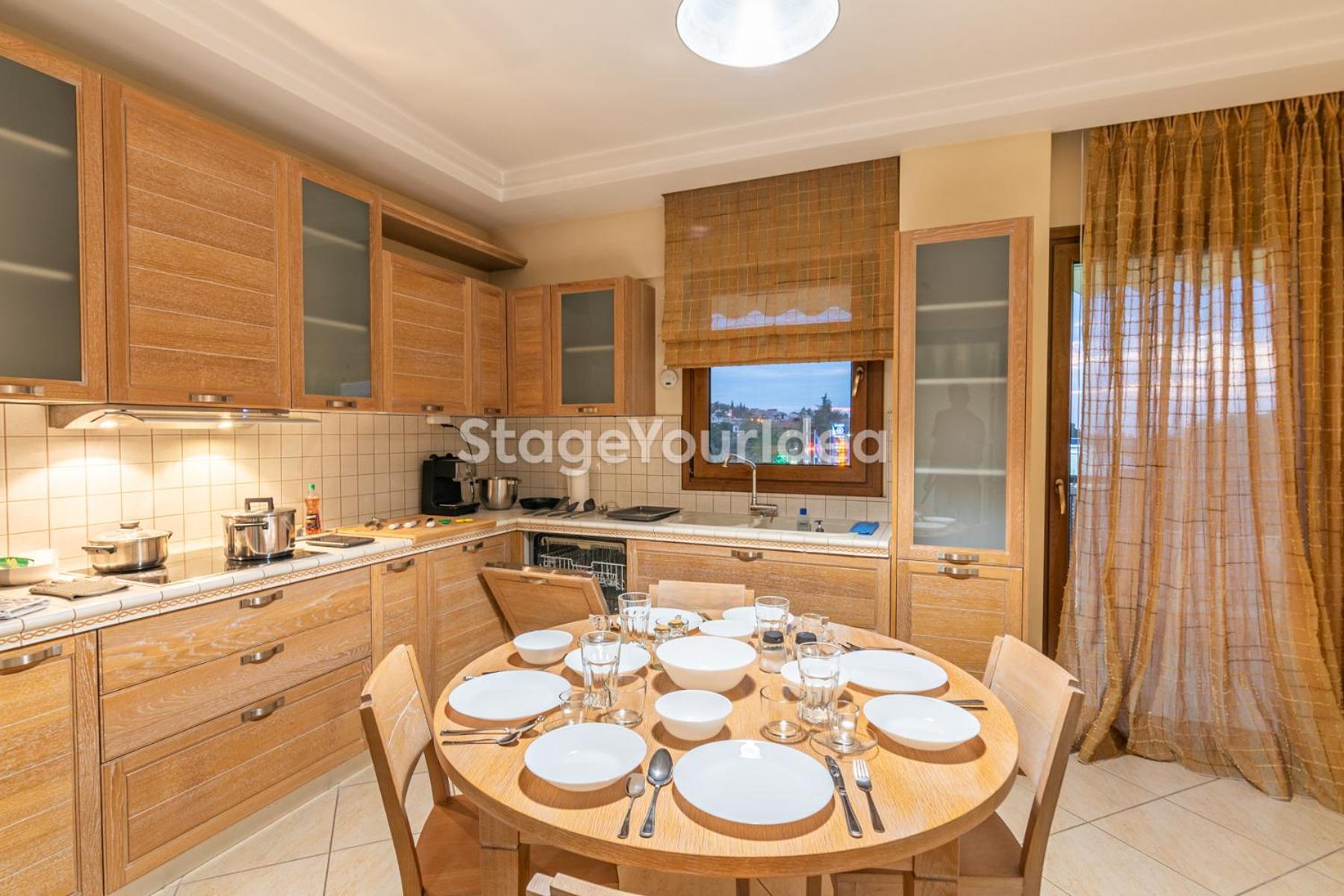 Luxury Appartment, Only 7 Minutes From Thessaloniki Airport And 15 Minutes From City Center ,For 8-23 People Also For Gatherings And Parties Neon Rysion Exteriör bild
